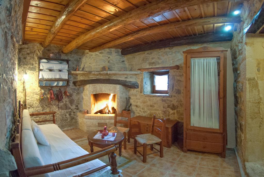 Kouriton House Pensionat Margarítai Rum bild